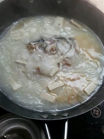 豆香鱼头汤的做法步骤6