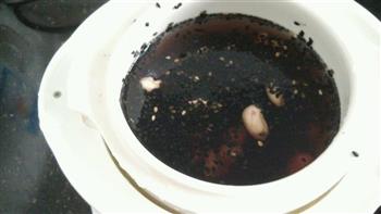 补肾佳品-核桃黑豆黑米黑芝麻粥的做法步骤3