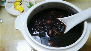 补肾佳品-核桃黑豆黑米黑芝麻粥的做法步骤5