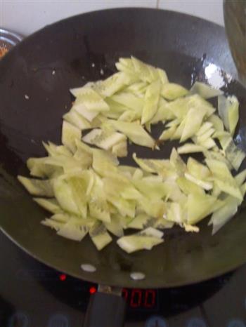 黄瓜片炒鸡蛋的做法步骤5