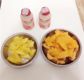 芒果菠萝多多的做法步骤1