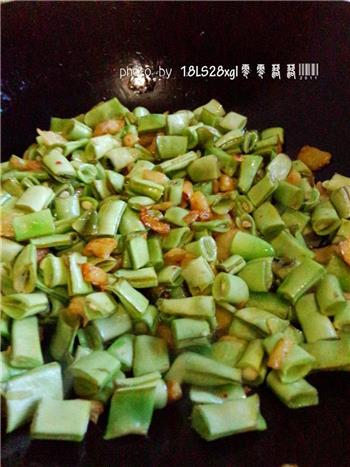 饭扫光-萝卜干炒四季豆的做法步骤7