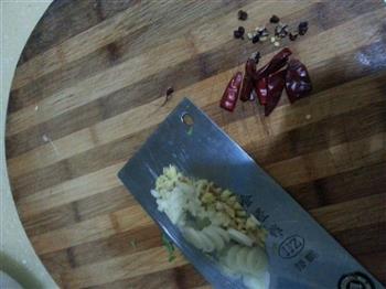 兔肉烧豌豆的做法步骤1
