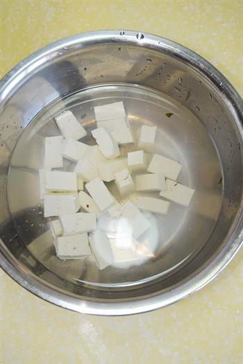 香椿拌豆腐的做法步骤4