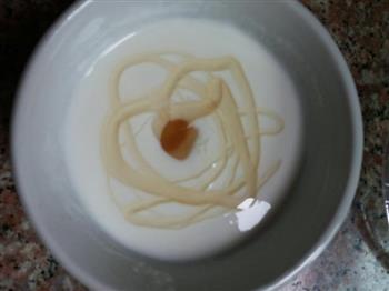 芒果果粒酸奶的做法图解1