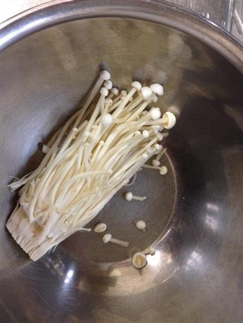 金针蘑大葱的味噌汤的做法步骤3