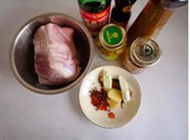 珍选捞汁野山椒白肉的做法步骤1