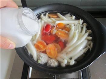 蘑菇番茄肉丸汤的做法步骤10