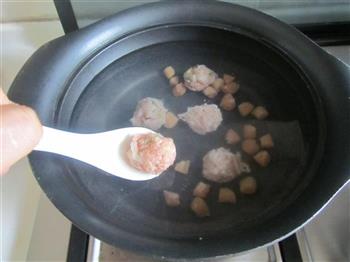 蘑菇番茄肉丸汤的做法图解6