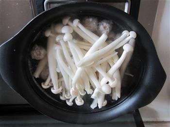 蘑菇番茄肉丸汤的做法图解8