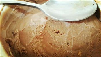 士力架黑巧克力冰淇淋的做法步骤5