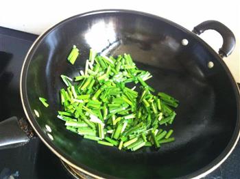 红苋韭菜炒饭的做法步骤2