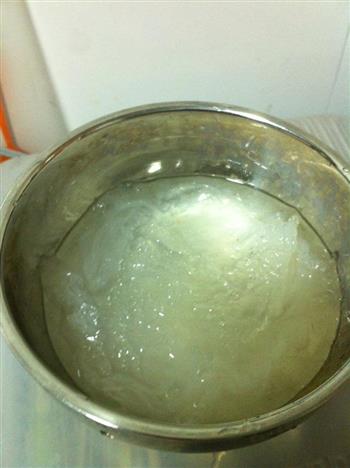 雪莲子桃胶燕窝糖水的做法步骤3