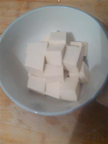 老干妈酱烧豆腐的做法步骤1
