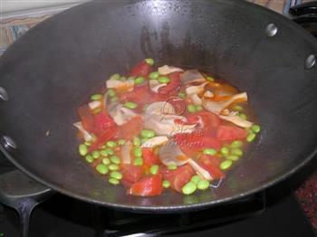 猪肚菇毛豆汤的做法步骤5