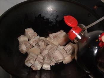 百叶结红烧肉的做法步骤5