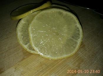 排毒养颜柠檬水的做法图解3