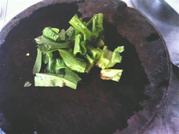 川味酸菜炒面的做法步骤3