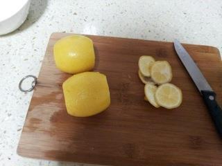 酸酸甜甜蜜渍柠檬的做法图解2