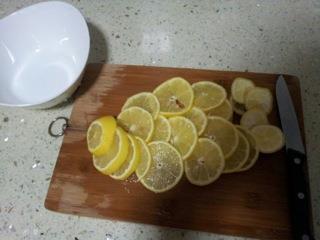酸酸甜甜蜜渍柠檬的做法步骤3