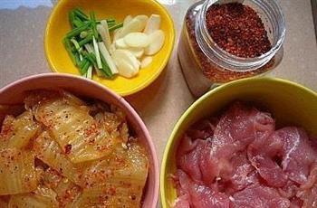 天和韩国泡菜炒牛肉的做法步骤1