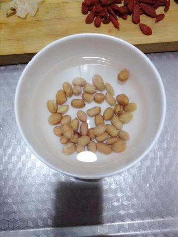桂圆花生红枣粥的做法步骤2