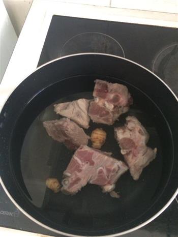 猪骨汤豆腐丸子的做法步骤1