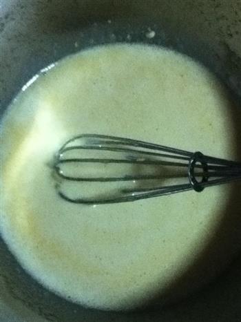 螃蟹红豆乳酪奶黄包+胡萝卜小米粥的做法图解4