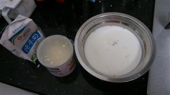 双皮奶鸡蛋牛奶布丁的做法步骤2