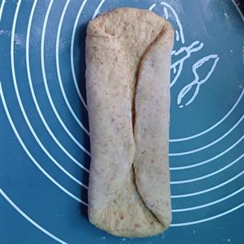 核桃黑糯米全麦面包-浓浓麦香的做法图解5