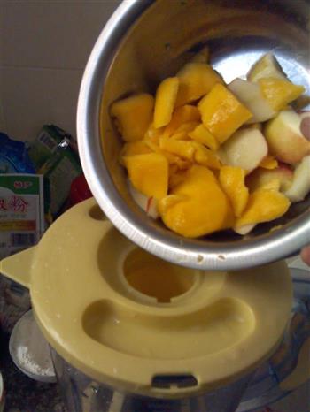 鲜榨芒果葡萄汁的做法图解4