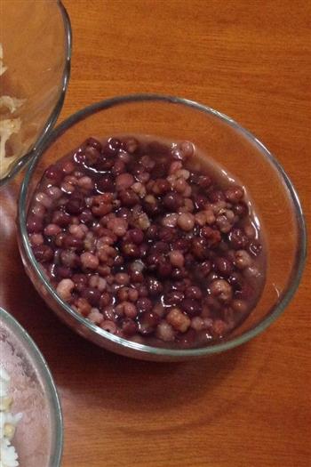 祛湿红豆薏米粥的做法图解2