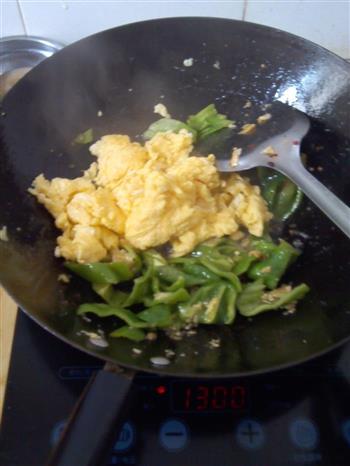 辣椒炒鸡蛋的做法步骤8