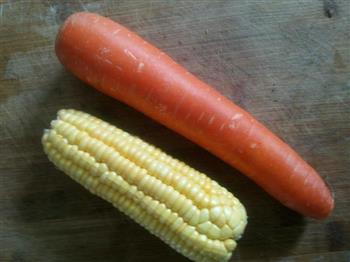 爱的胡萝卜玉米排骨汤的做法步骤1