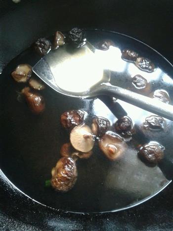 香菇蒸排骨的做法步骤2