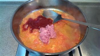 猪肉番茄酱意大利面的做法步骤2