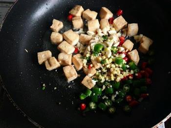 椒盐臭豆腐的做法步骤7