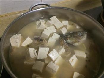 豆腐鱼头酸萝卜汤的做法步骤5