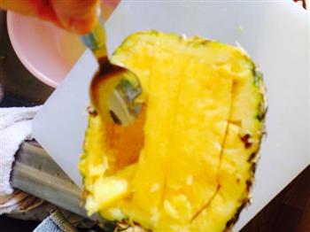 泰式菠萝炒饭的做法步骤2
