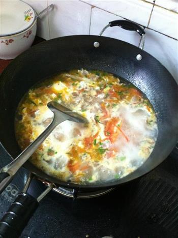 西红柿猪肉鸡蛋汤的做法图解4