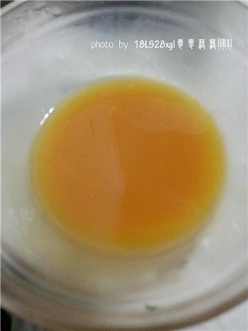 酸菜鸡蛋炒饭的做法步骤2