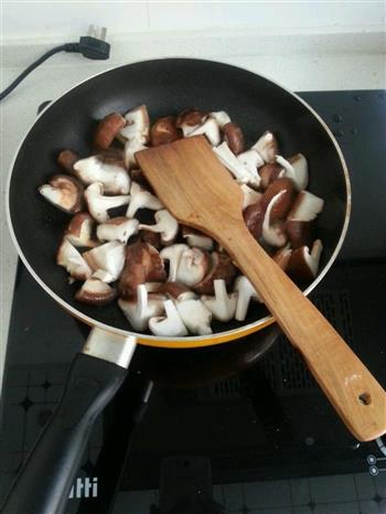 素食主义者的香菇青菜配的做法步骤1