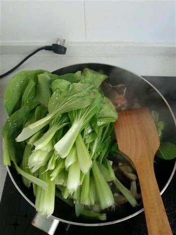 素食主义者的香菇青菜配的做法步骤2