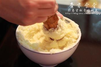 百吃不腻的焗土豆泥的做法步骤4