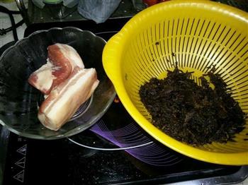 五花肉烧梅干菜的做法步骤1