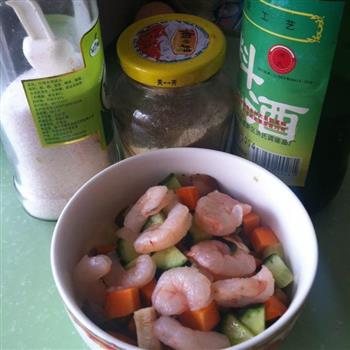 鲜虾蔬菜粥的做法步骤1