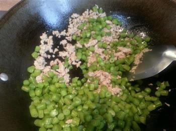榄菜肉沫四季豆的做法图解4