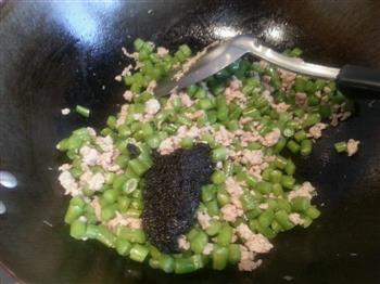 榄菜肉沫四季豆的做法图解5