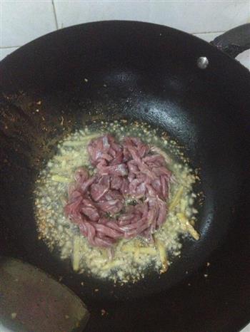 小尖椒炒牛肉的做法步骤4
