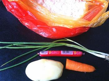 胡萝卜火腿土豆饼的做法步骤1